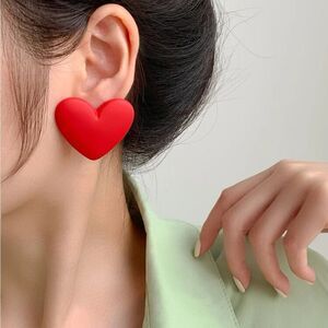 5/$25 RED HEART EARRINGS